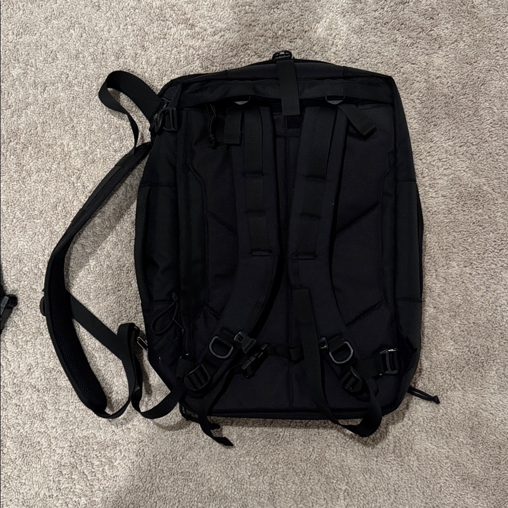 Topo Designs 30L Travel Bag - Picture 3 of 6